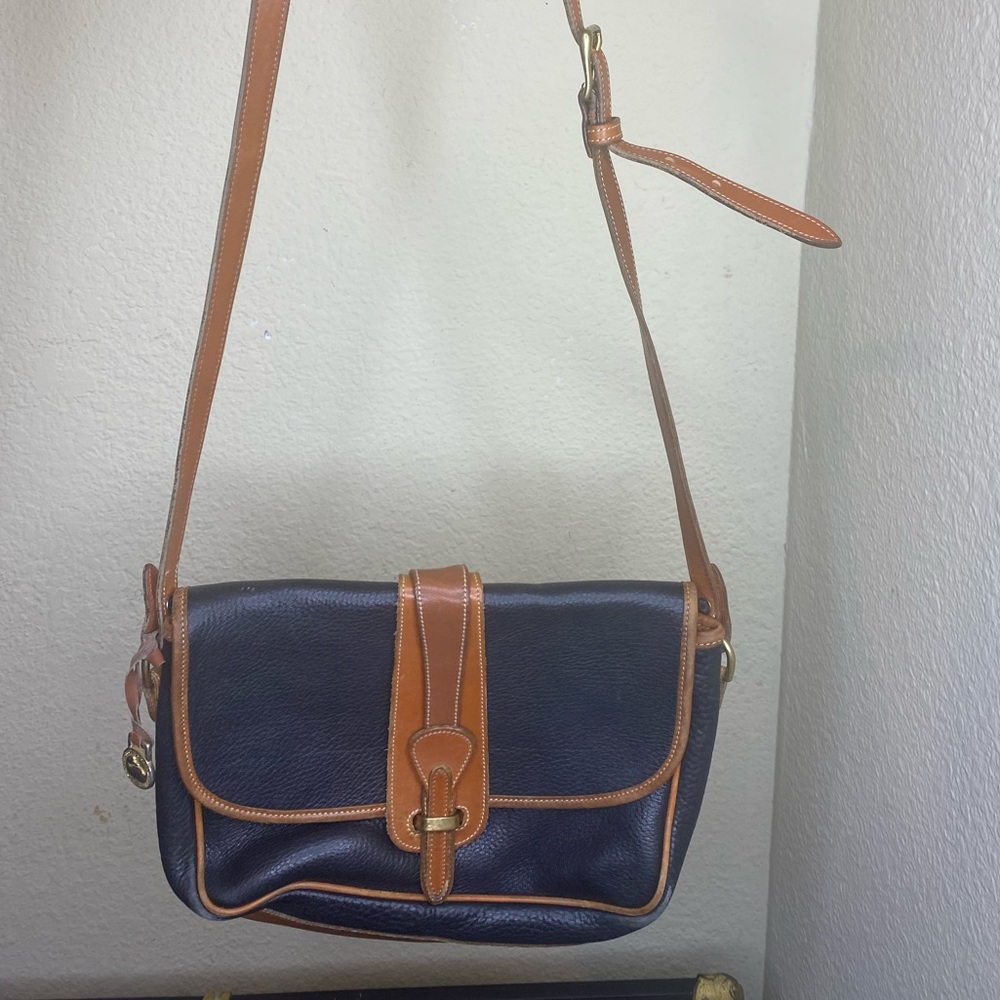 Dooney & Bourke leather crossbody bag